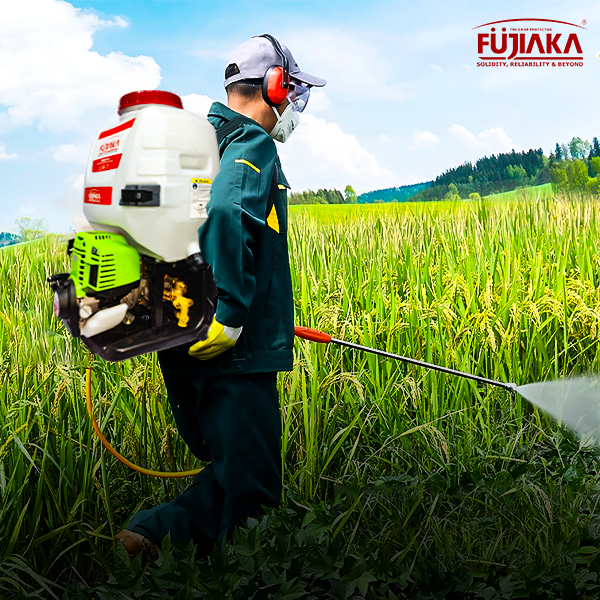 FUJIAKA SHAKTI 4S Knapsack Power Sprayer GX35 35CC 4 Stroke 25 Ltr tank | High Pressure Agricultural Back Pack Sprayer with JAPAN technology pump, Free 3 Head Nozzels, Hose Pipe, Sprayer Gun